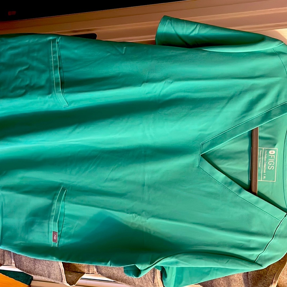 Figs scrub top. Xl